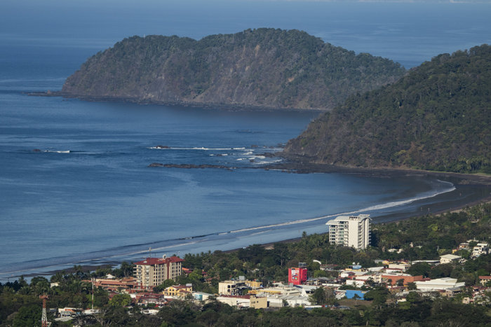 Lote con vista a las montañas en Jacó, Garabito, Puntarenas — $75,000 - Foto 2 de 21