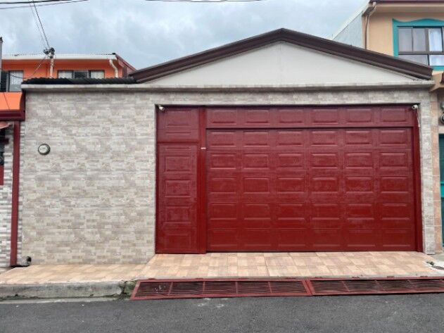 VENTA DE CASA, SAN JOSE, GRANADILLA, URBANIZACION LA CORINA en Granadilla, Curridabat, San José — $170,000