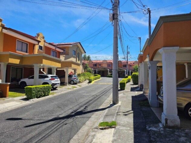 Venta de Casa en Desamparados-Damas, San José.  en Damas, Desamparados, San José — ₡ 58 000 000