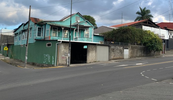 Venta de lote comercial en San José, Barrio Aranjuez in Carmen, San José — ₡ 320 140 000