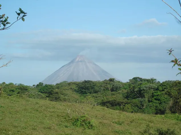 BELLA FINCA LECHERA EN ARENAL en Arenal, Tilarán, Guanacaste — $9,600,000 - Foto 3 de 14