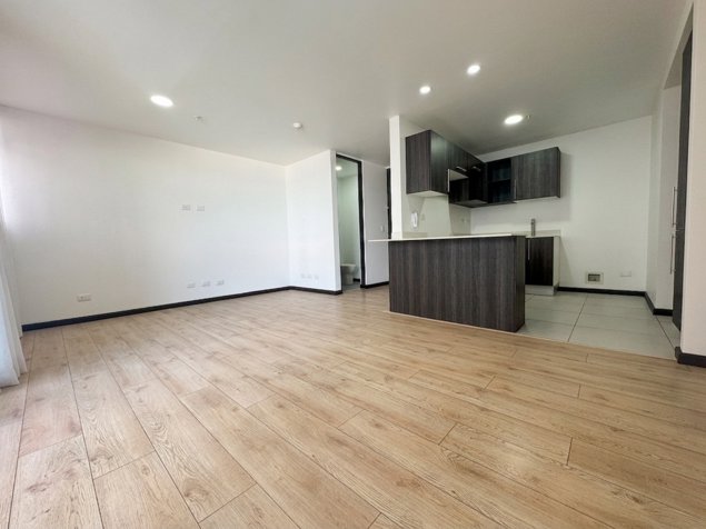 Alquiler de Apartamento Sabana Sur Torre Ambar en Mata Redonda, San José — ₡ 640 000