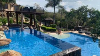 Gran propiedad pintoresco con una casa única in Atenas, Alajuela — $2,350,000 - Photo 4 of 19