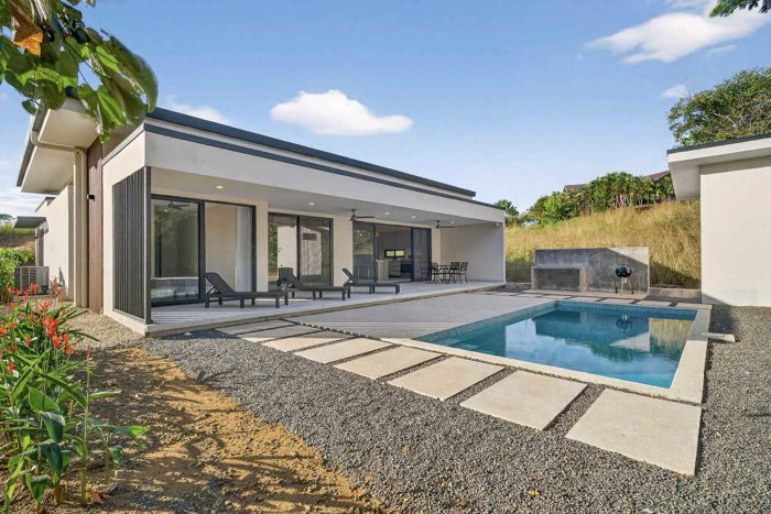 Surfside living - New 3BR villa with pool, near Marbella Beach en Cuajiniquil, Santa Cruz, Guanacaste — $580,000