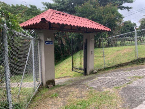 Casa en Venta en Piedades de Santa Ana. RAH 25-1937 en Piedades, Santa Ana, San José — $450,000
