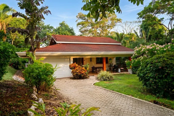 Beach house in Playa Carrillo, gated condominium with pool — $489.000 (formerly $499.000) in Puerto Carrillo, Hojancha, Guanacaste — $489,000