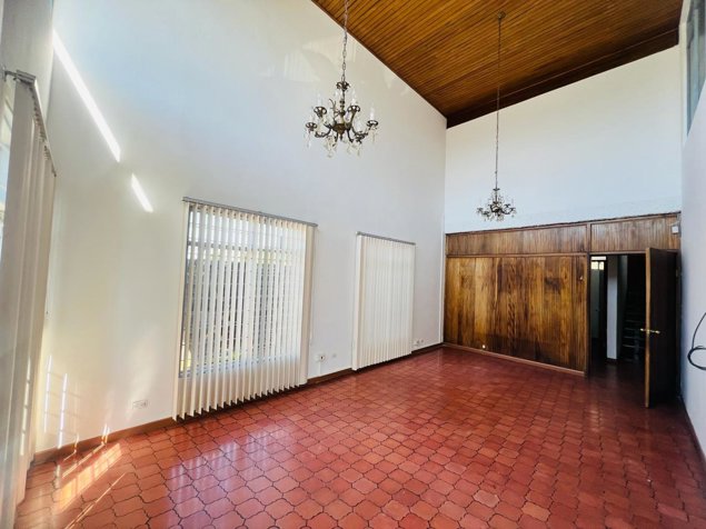 Se alquila local comercial en Zapote in Zapote, San José — $2,500