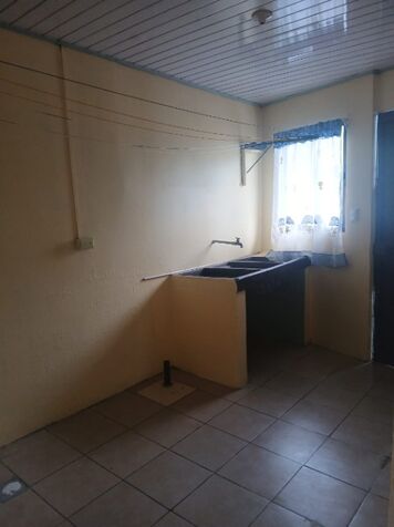CASA A LA VENTA UBICADA EN COND. REAL DE CASTILLA, HEREDIA en Mercedes, Heredia — $145,000