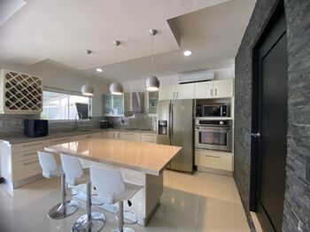 Venta de casa estilo contemporanea en Orotina Centro in Orotina, Alajuela — $595,000 - Photo 4 of 24