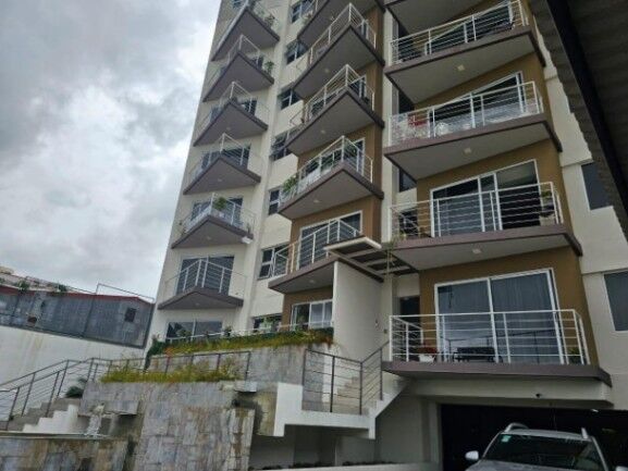 Se vende apartamento en exclusiva zona de Guayabos Curridabat 25-391 en Curridabat, San José — $234,000