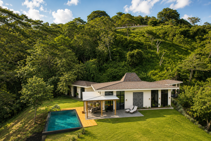 A modern Balinese retreat in the hills of Atenas — Lomas Del Paraiso in Atenas, Alajuela — $1,195,000 - Photo 2 of 29