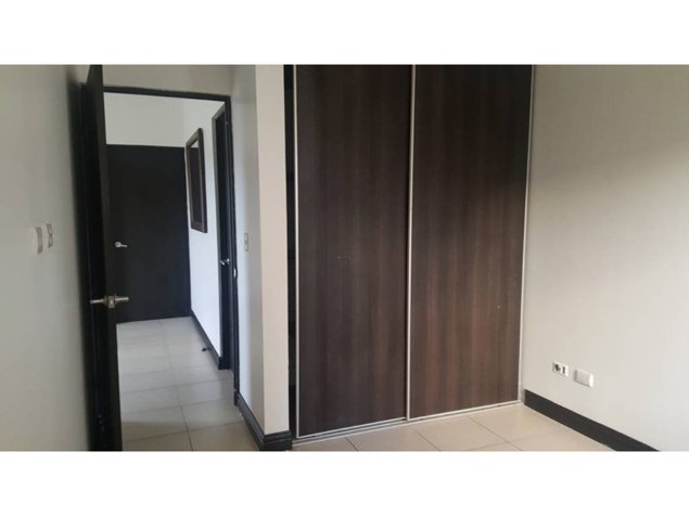 SE VENDE FOR SALE Condo House RIO ORO SANTA ANA HILLS in Uruca, Santa Ana, San José — $250,000 - Photo 3 of 11