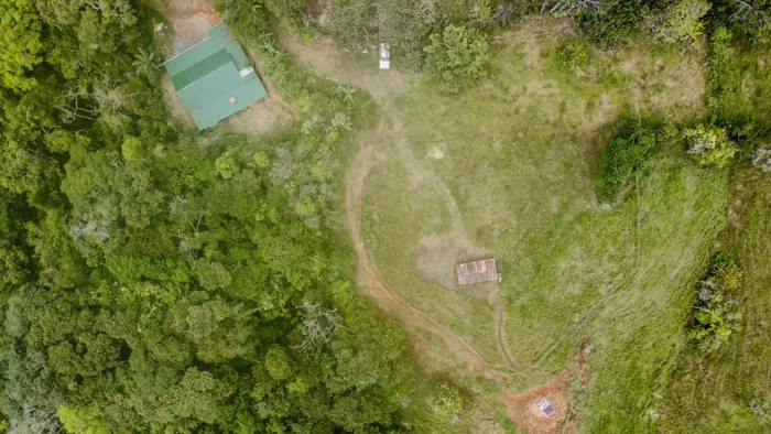 Finca de 22 Hectáreas con Vista al Mar, Quebradas y Casa Nueva en Río Nuevo, Perez Zeledon en Río Nuevo, Pérez Zeledón, San José — $299,999 - Foto 3 de 16