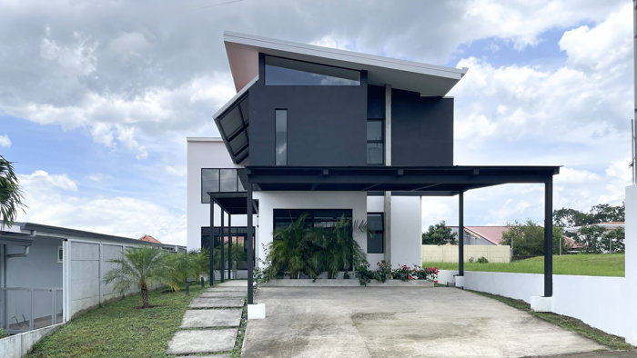 Furnished Modern House for Sale, Grecia in Mercedes, Atenas, Alajuela — $268,000