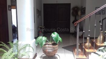 Venta de Casa en Pozos de Santa Ana. RAH 26-1673 in Pozos, Santa Ana, San José — $875,000 - Photo 4 of 17
