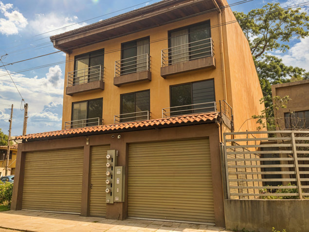 VENTA DE EDIFICIO CON 6 APARTAMENTOS, CURRIDABAT, LOMAS DE AYARCO SUR in Curridabat, San José — $1,200,000 - Photo 2 of 12