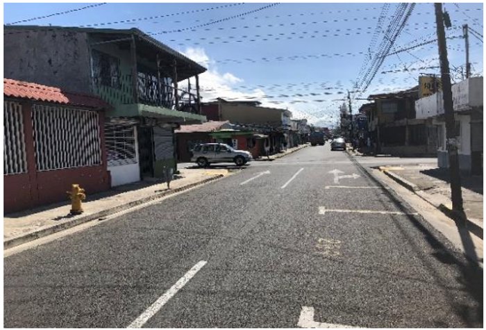 VENTA DE DOS APARTAMENTOS Y DOS LOCALES COMERCIALES, HEREDIA. en Heredia — $300,000
