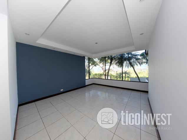 Condominio en venta en Escazú, Altos de Mayorca ** 2226 in Escazú, San José — $320,549 - Photo 2 of 21
