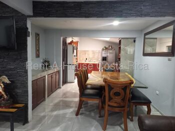 Venta de Casa en Guadalupe-Mata de Plátano. en Guadalupe, Goicoechea, San José — 85 000 000 ₡ - Foto 4 de 13