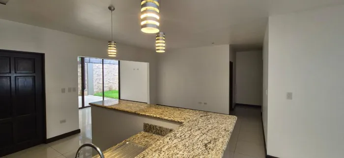 Casa de 3 dormitorios en La Floresta, La Unión – ₡160 millones en Concepción, La Unión, Cartago — ₡ 160 000 000 - Foto 3 de 40
