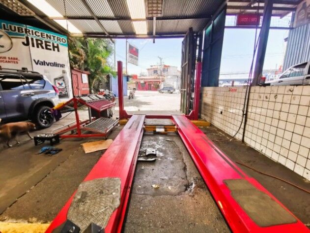 Propiedad comercial en venta con taller lubricentro y alto potencial #26-980 GS in San Rafael Arriba, Desamparados, San José — $695,000