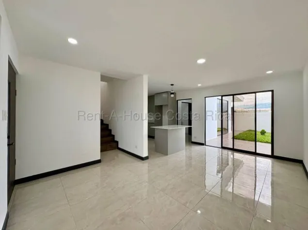 Venta de Casa en Agua Caliente de Cartago. RAH 27-857 en Aguacaliente, Cartago — ₡ 89 500 000 - Foto 2 de 13