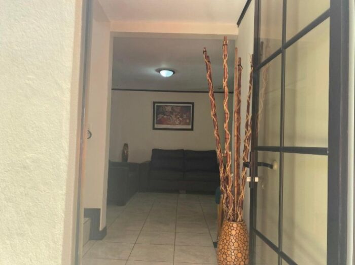 Se vende casa en Santa Ana 26-1072 in Pozos, Santa Ana, San José — ₡ 106 000 000
