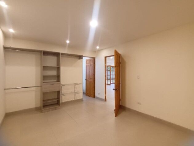 ALQUILER O VENTA CASA EN HEREDIA SAN RAFAEL RESIDENCIAL EL CASTILLO Tel: 83259589 en Ángeles, San Rafael, Heredia — $285,000