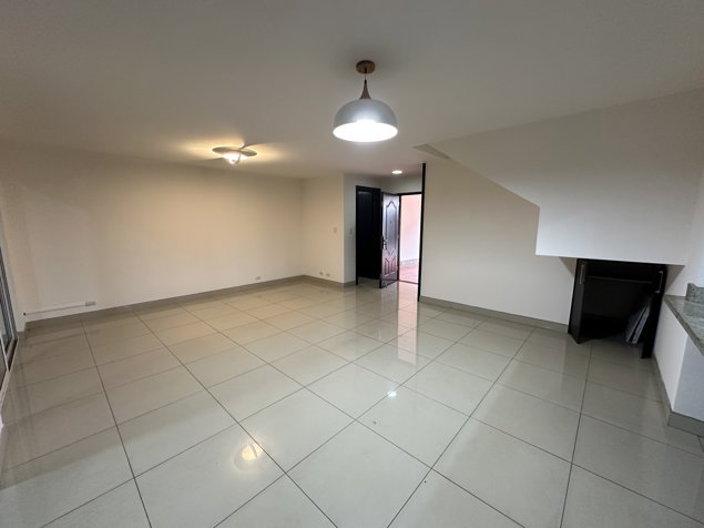 Casa en Condominio en Escazú in San Antonio, Escazú, San José — $1,650 - Photo 3 of 20
