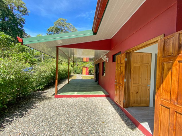Venta Casa Playa Negra Limón Puerto Viejo 880 m2 en Cahuita, Talamanca, Limón — $230,000 - Foto 2 de 22