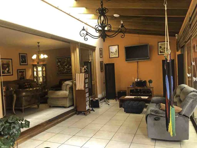 VENTA DE CASA EN FRESES, GRANADILLA, CURRIDABAT in Granadilla, Curridabat, San José — $500,000 - Photo 3 of 13