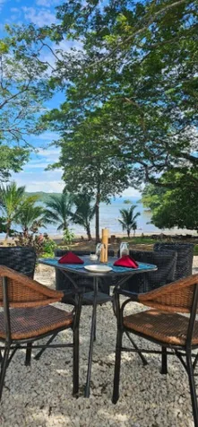 Restuarante frente la playa en alquiler  en Paquera, Puntarenas — ₡ 1 150 000 - Foto 3 de 9