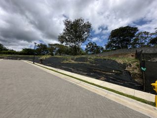 Lote de 617m2 en La Guacima - Foto 2 de 3
