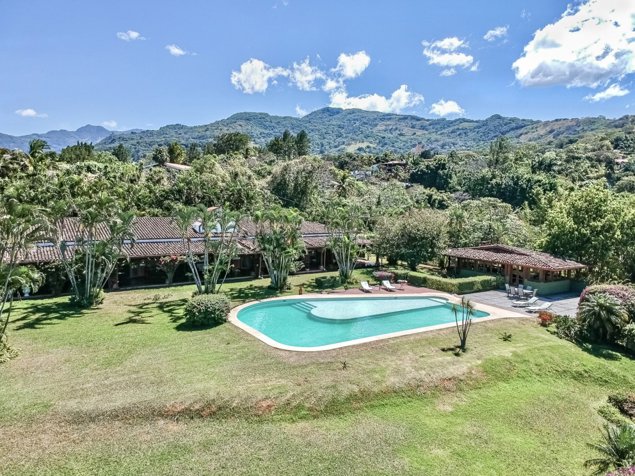 Venetian Oasis Estate luxury home for rent in Santa Ana Costa Rica en Santa Ana, San José — $11,000 - Foto 3 de 35