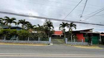 SE VENDE LOTE CON CASA EN ZARAGOZA, PALMARES in Zaragoza, Palmares, Alajuela — $586,000 - Photo 2 of 42