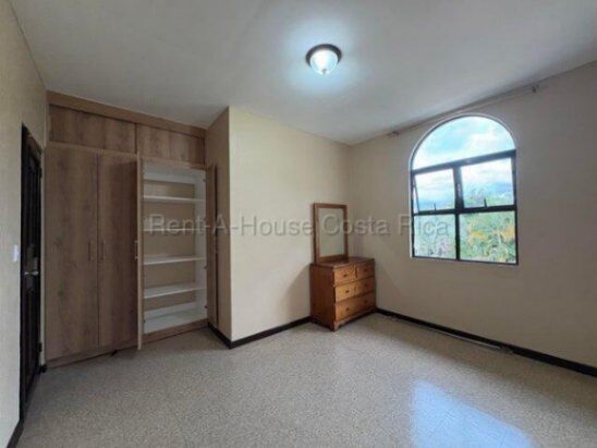 Alquiler de Apartamento en El Centro de Escazú. RAH 27-2 in Escazú, San José — ₡ 440 000