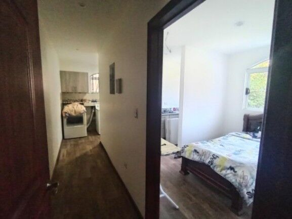 Se vende casa con amplio lote en Residencial de Guachipelín Escazú 25-1481 in San Rafael, Escazú, San José — $980,000