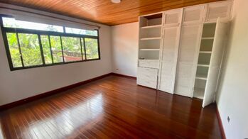 Se vende casa con patio en Zapote San José 26-1223 en Zapote, San José — $260,000 - Foto 5 de 20