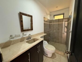 Se vende espaciosa casa en condominio de San Antonio de Belén 25-1028 en San Antonio, Belén, Heredia — $250,000 - Foto 5 de 21