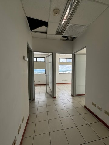 ALQUILER DE LOCAL, HEREDIA, SAN FRANCISCO, CN PASEO DE LAS FLORES. en San Francisco, Heredia — $3,039