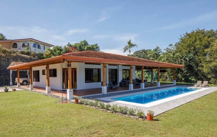 Casa en venta Atenas - Alajuela in Atenas, Alajuela — $1,690,000