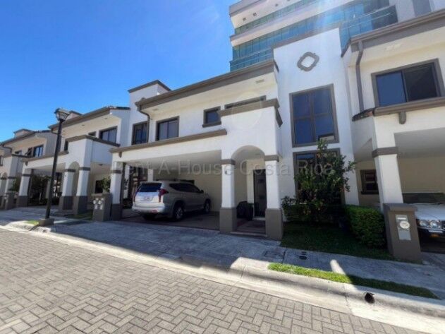 Venta de Casa en Ulloa-Heredia. RAH 26-1600 in Ulloa, Heredia — $210,000