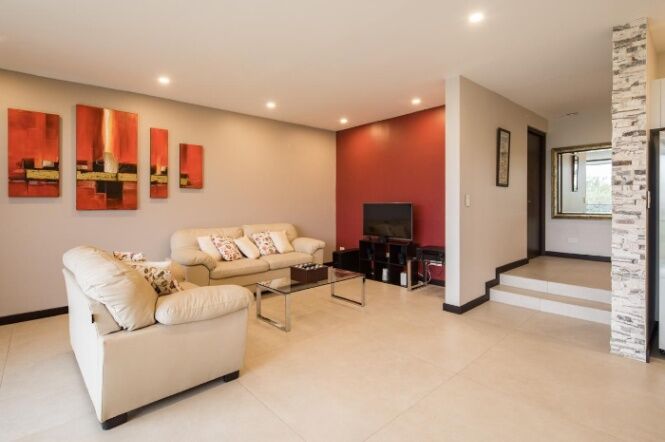 Casa de lujo con 6 habitaciones, terraza y lindos espacios en Heredia #25-627 GS en Heredia — $680,000 - Foto 3 de 10