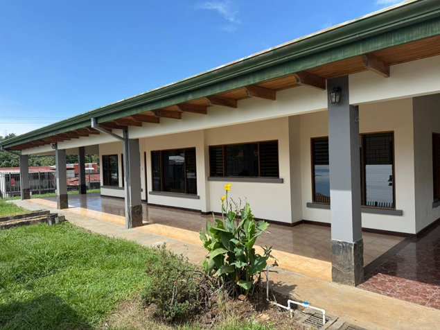 Spacious House for Rent in Villa Margarita, Ángeles de Atenas en Mercedes, Atenas, Alajuela — ₡ 650 000