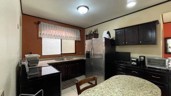 House for sale in Grecia in gated community, Las Calas in Bolívar, Grecia, Alajuela — ₡ 107 000 000 - Photo 3 of 13
