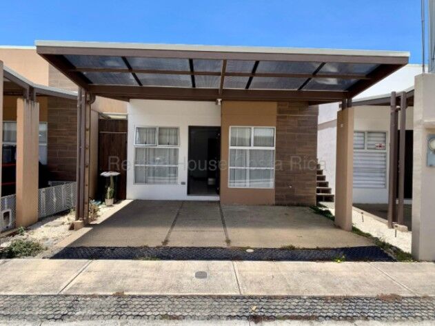 Casa en venta en condominio con patio y amenidades en El Tejar, Cartago #26-1848 GS in El Tejar, El Guarco, Cartago — $154,000
