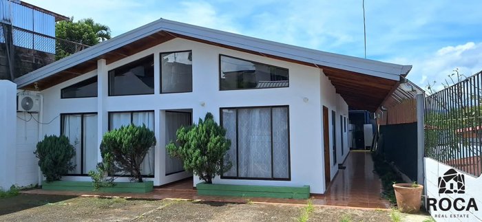 Linda casa en venta en loma verde de Pérez Zeledón en San Isidro De El General, Pérez Zeledón, San José — ₡ 85 000 000