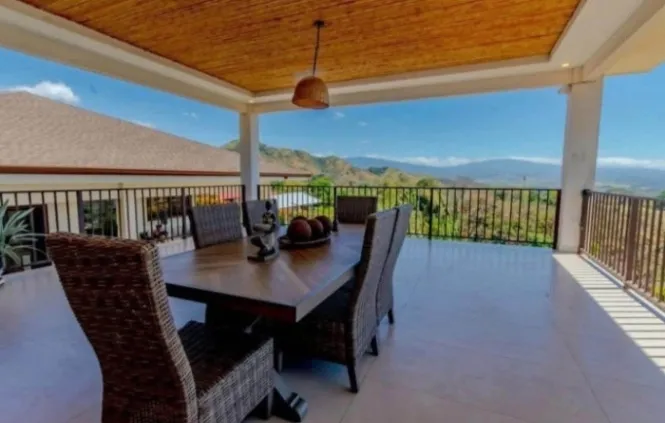 HERMOSA CASA EN ATENAS, CON EL MEJOR CLIMA DEL MUNDO.  en Atenas, Alajuela — $780,000 - Foto 3 de 10