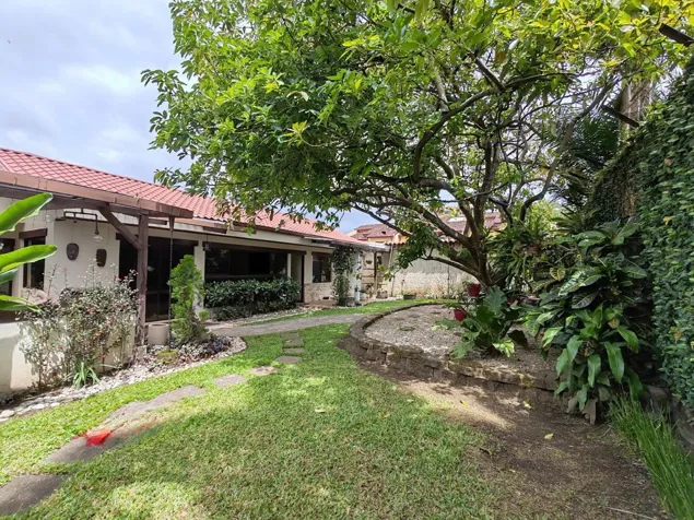 One-Story House for Sale in Trejos Montealegre, Escazú in Escazú, San José — $495,000 - Photo 3 of 15