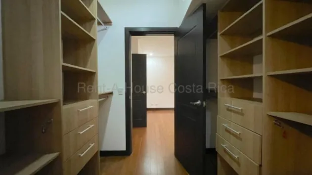 MLS-26-1761 VENTA CASA ESCAZU SAN JOSE en Escazú, San José — $230,000 - Foto 2 de 9